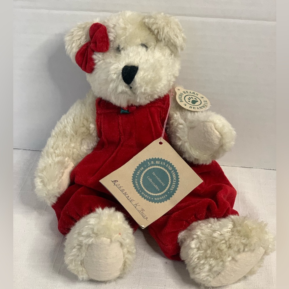 BOYDS BEARS |
JB Beans Collection. White Teddy Bear with Hang Tags.